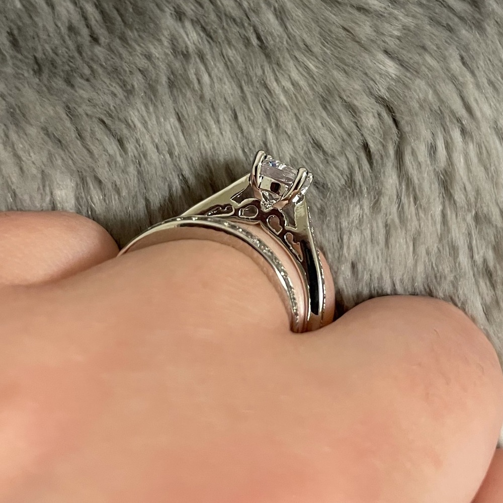 💍Wedding and Engagement Ring Set💍 - Picture 2 of 6